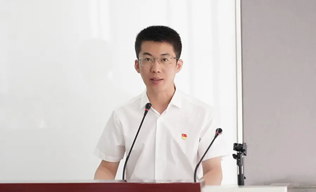 黨委委員、紀(jì)委書記楊明來作黨建工作匯報(bào).jpg